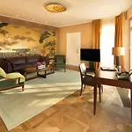 Falkenstein Grand, Autograph Collection
