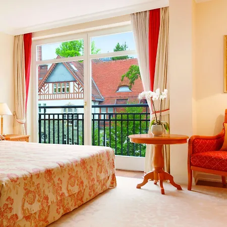Falkenstein Grand, Autograph Collection 5*