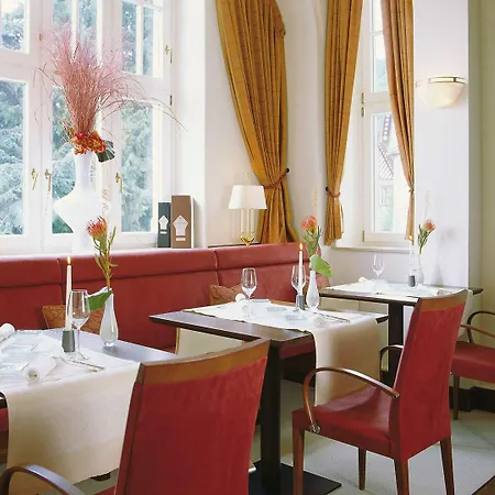 Falkenstein Grand, Autograph Collection