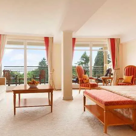 Falkenstein Grand, Autograph Collection 5*