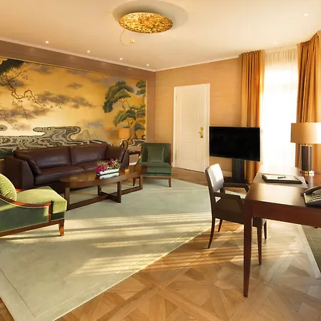 Falkenstein Grand, Autograph Collection 5*