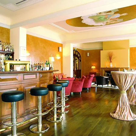 Falkenstein Grand, Autograph Collection