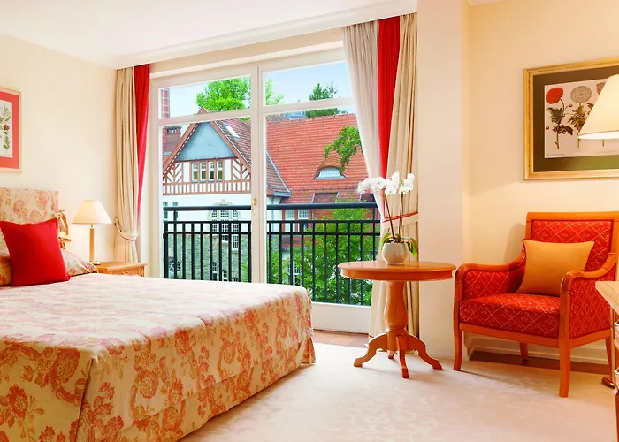 Falkenstein Grand, Autograph Collection 5*