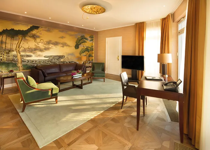 Falkenstein Grand, Autograph Collection