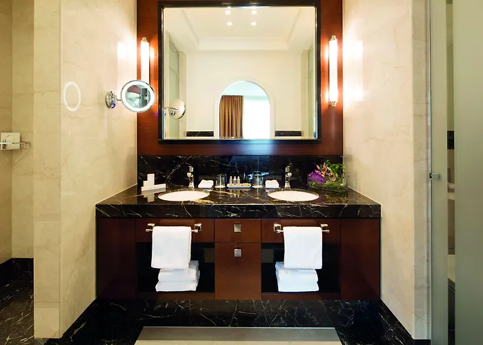 Falkenstein Grand, Autograph Collection