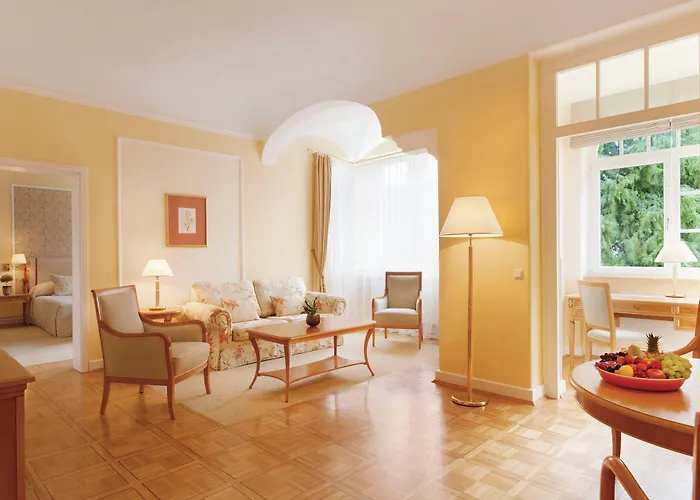 Falkenstein Grand, Autograph Collection