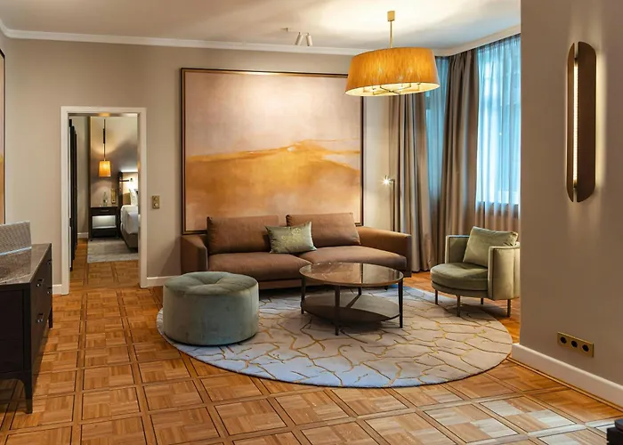 Falkenstein Grand, Autograph Collection 5*